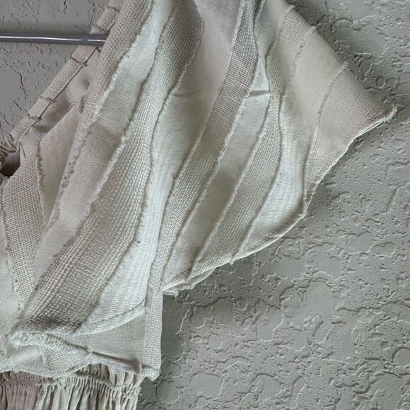 En Saison Elegant Cream Smocked Ruffled Top Size M - Picture 6 of 7